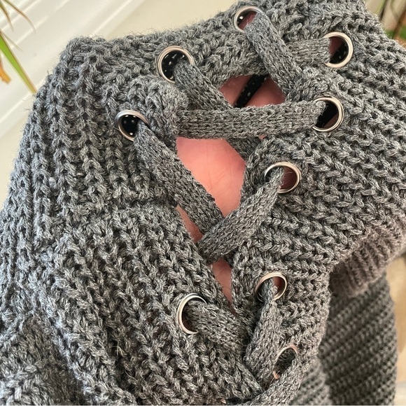 REVOLVE John Jenn Cutout Gray Grommet Lace-up Bell Sleeve Chunky Knit Sweater S - Picture 5 of 7